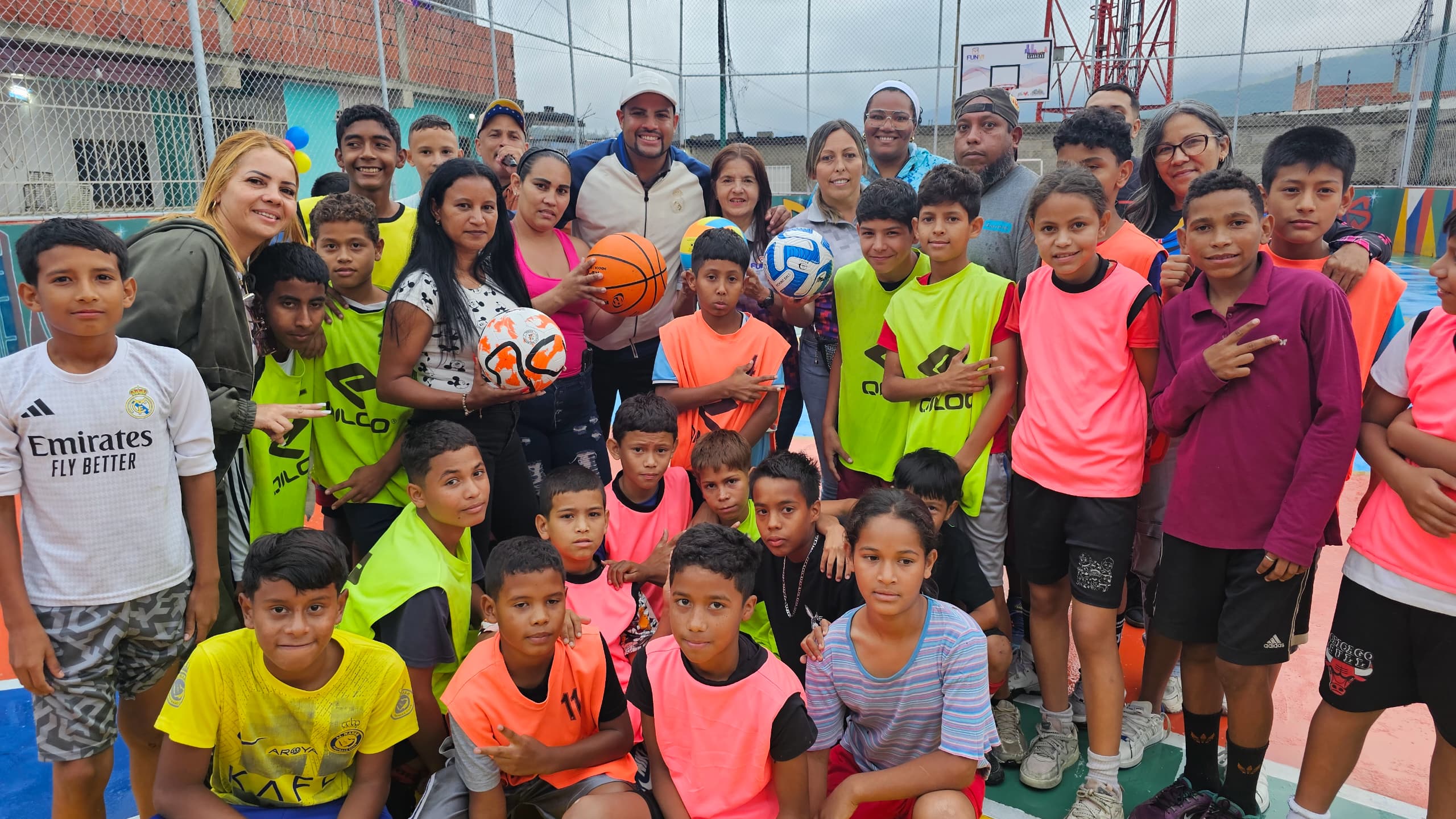 FUNVI a través del Buen Gobierno garantizaron la rehabilitación integral de la cancha Los Telares en Caricuao
