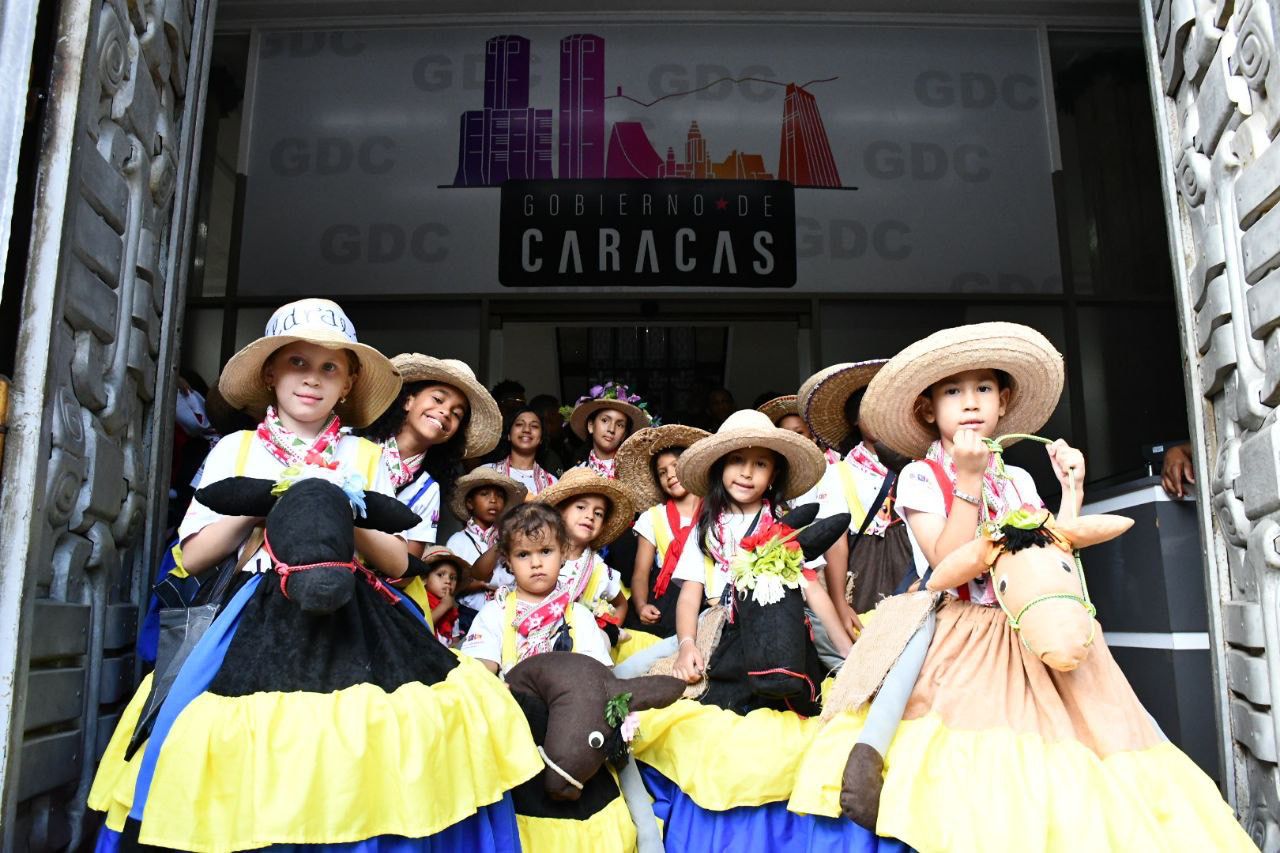 FUNVI Celebra la Navidad con Alegría en la Plaza Bolívar de Caracas