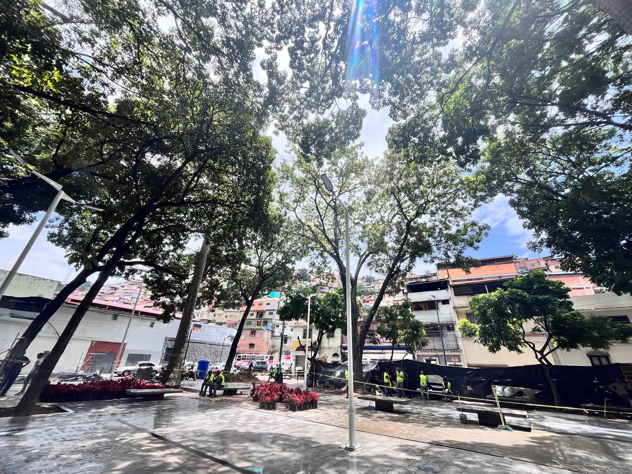 ​¡Antímano Renace! Inauguran Rehabilitación Integral de su Plaza Bolívar con un Monumento Inédito