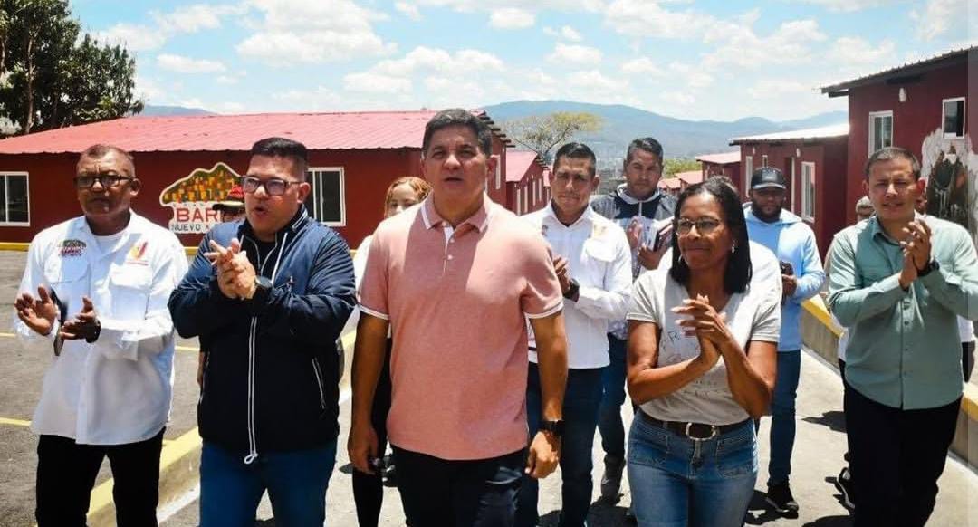 GOBIERNO NACIONAL REALIZA INSPECCIÓN TÉCNICA EN URBANISMO MARIPÉREZ PARA GARANTIZAR VIVIENDAS DIGNAS